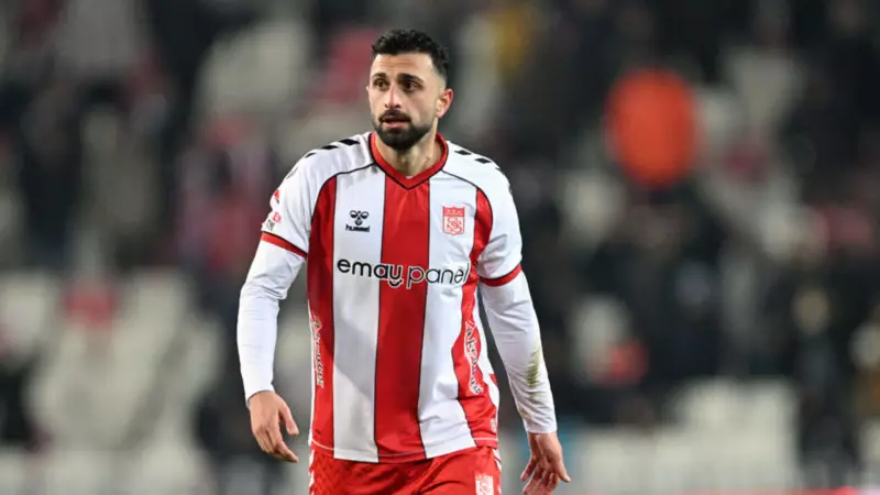 Göztepe, Efkan Bekiroğlu'nu Kaptı! Süper Lig'e Bomba Transfer