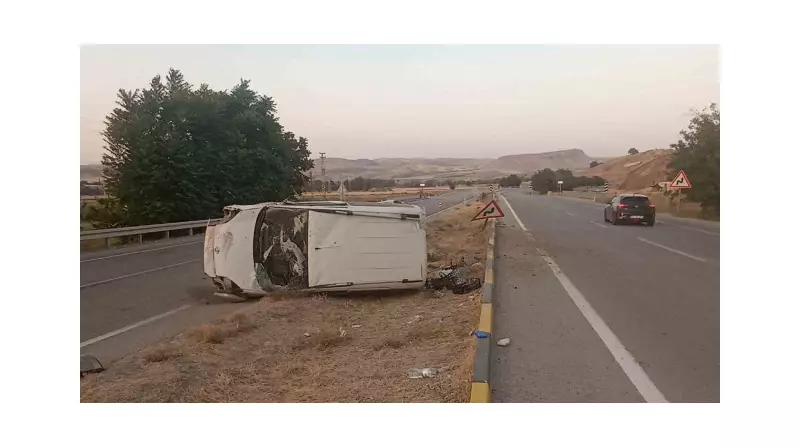 Lastik Patlamasıyla Takla Atan Araç: Yaralılar Var!