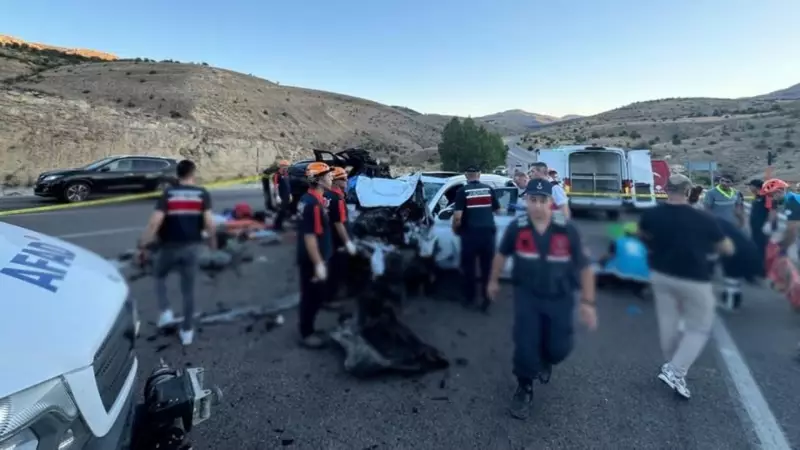 Malatya'da Feci Kaza: Otomobil ile Hafif Ticari Araç Çarpıştı, 4 Kişi Hayatını Kaybetti