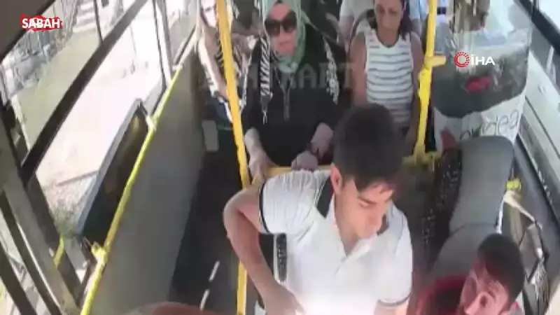 Şoföre 'Neden Baktın?' Diye Bağıran Yolcu, Kameralara Yakalandı! İşte O Anlar