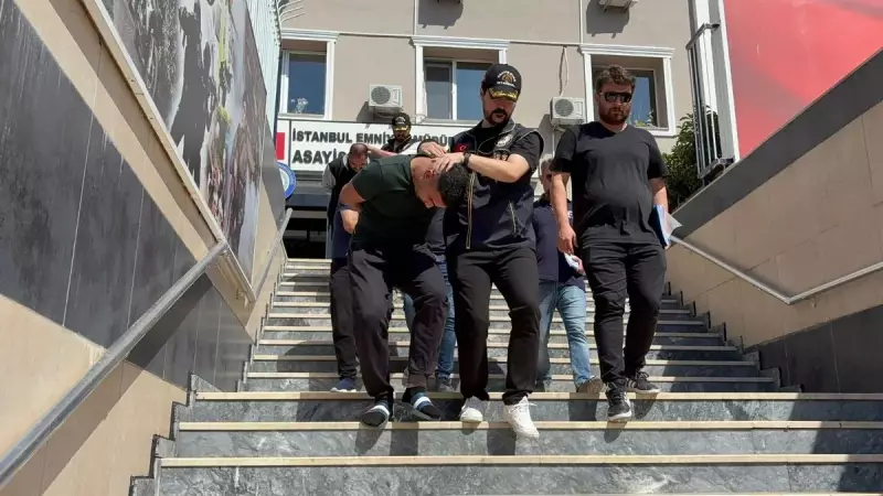 Sosyal Medyada 'Polisim' Diye Paylaşım Yapanlar, Gerçek Polisle Karşılaşınca Şok Oldu!