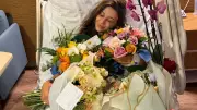 Devrim Özkan'ın Morali Hastane Odasında Çiçeklerle Yerine Geldi!