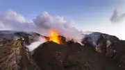 Etna Yanardağı Yine Alev Kustu: İşte Nefes Kesen Görüntüler ve Detaylar!