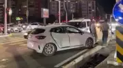 Kavşakta Ambulans ve Otomobil Çarpıştı: Yaralılar Var!