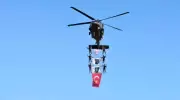 Malazgirt Zaferi'nin 954. Yılında Nefes Kesen Helikopter Gösterisi! Jandarma'nın Göklerdeki Dansı