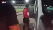 Saha İçinde Skandal! Hakeme Yumruk Atan Futbolcu Kırmızı Kartı Görünce Çıldırdı