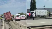 Tırın Yerinden Söktüğü Bariyerler Yola Savruldu: Facia Kıl Payı Atlatıldı!