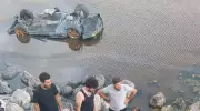 Van'da Feci Kaza: Araç Gölün Sularına Gömüldü, 3 Yaralı!