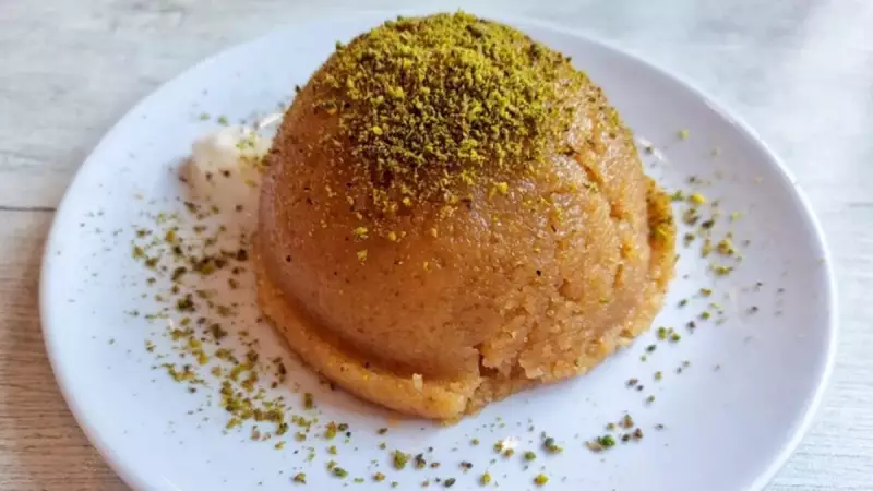 10 Dakikada Lezzet Şöleni: Sır Gibi Saklanan İrmik Helvası Tarifi Artık Sizlerle!