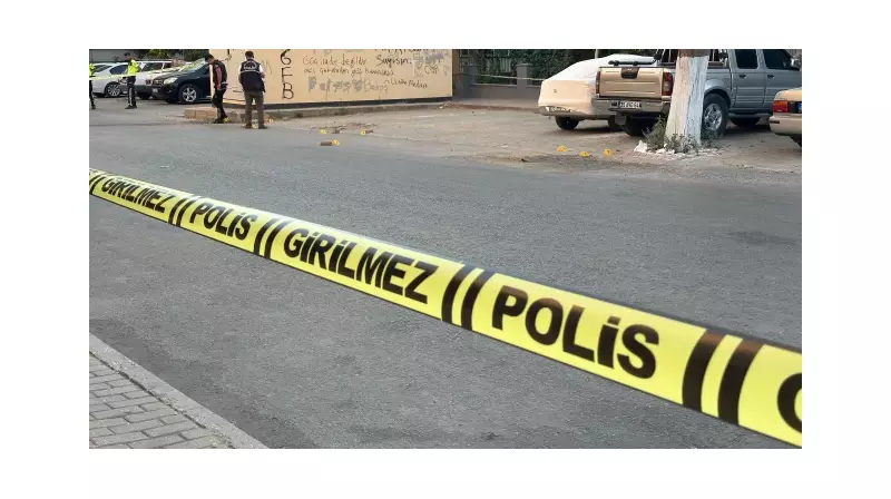 Adana'da Sokak Ortasında Kanlı Hesaplaşma: Silahlı Saldırıda 1 Yaralı