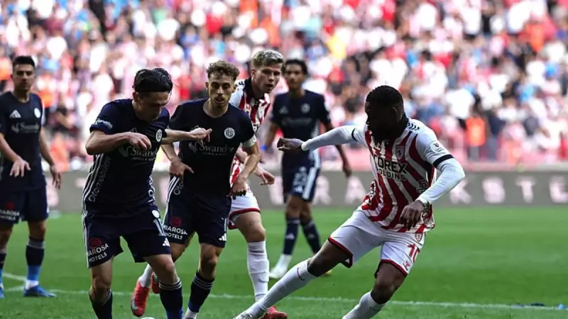 Antalyaspor, Samsun'da Fırtına Gibi Esti: 3 Puanı Cebe Attı!