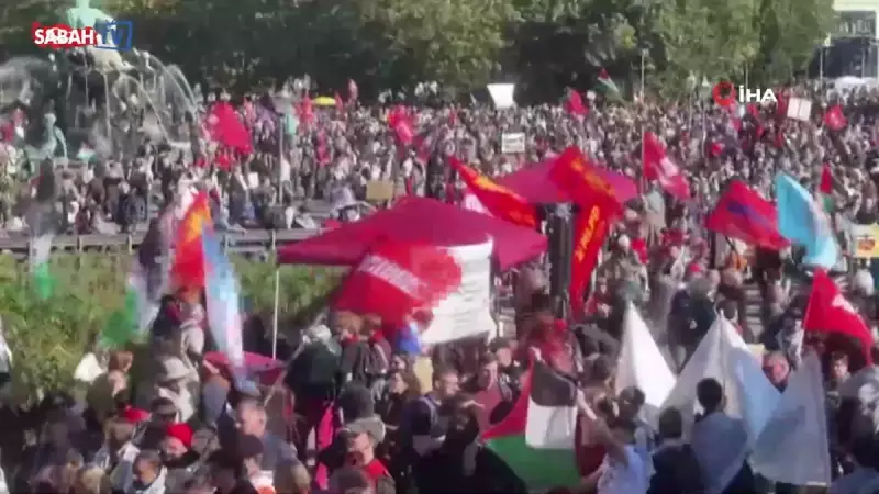 Berlin'de On Binlerce Kişi Gazze İçin Sokağa Döküldü: İsrail Protesto Edildi!
