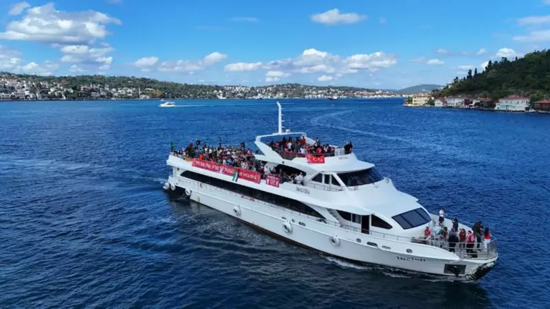 Boğaz'ın Büyüsünde Bir Liverpool Rüyası: Taraftarlar İstanbul'da Unutulmaz Bir Gün Yaşadı!