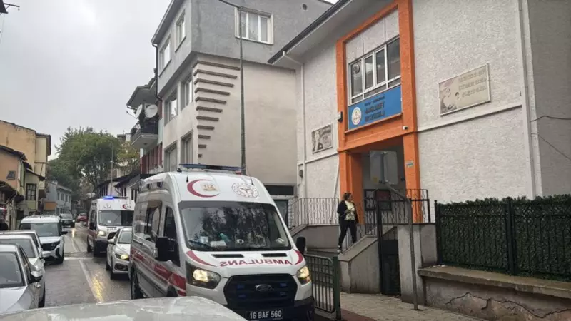 Bursa'da Okul Kantininde Yaşanan Acı Tat: 9 Öğrenci Şeker Yedikten Sonra Zehirlendi!