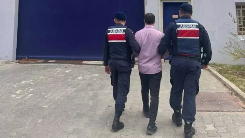 Cezaevinden Firar Eden Tutuklu, Camide Uyurken Yakalandı!