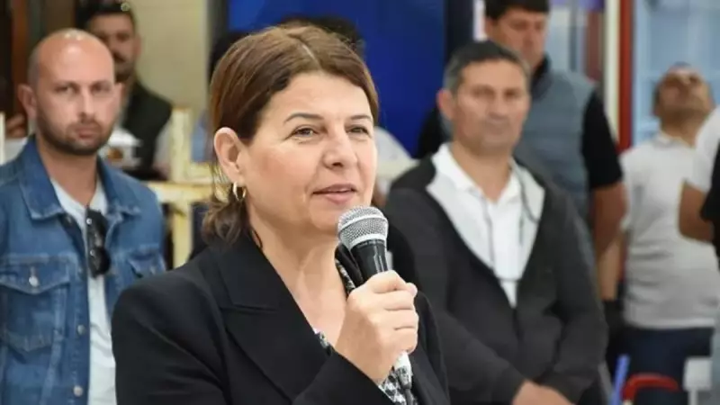 CHP'li Foça Belediye Başkanı'ndan Şok Açıklama: 'Çevre Atıklarını Toplamayacağım!'