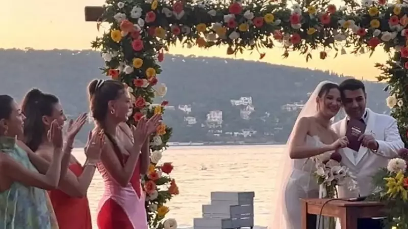 Ebru Şahin'den Nikah Şahitliğinde Ayakkabıyla İmza Stili! Geceye Damga Vuran Giyim Tarzı Herkesi Konuşturdu