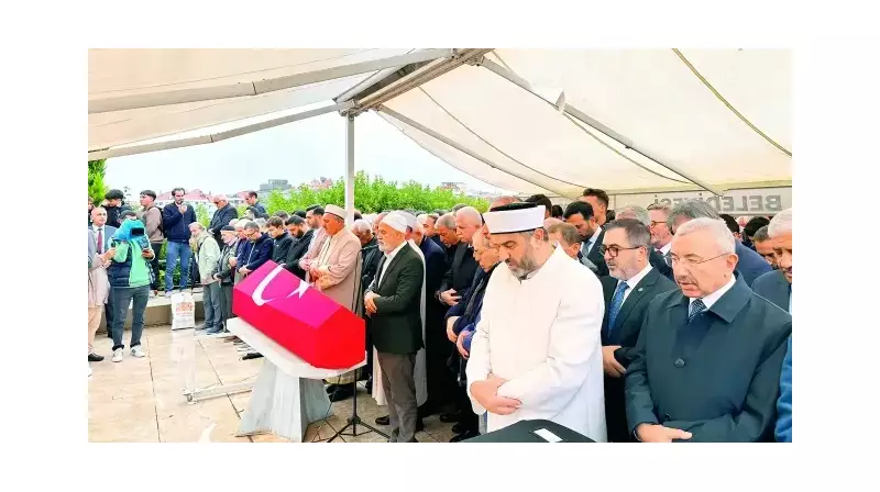 Şiirin Ustası Ata Toprağına Son Yolculuğuna Uğurlandı | Mehmet Atilla Maraş'ın Acı Veda Töreni