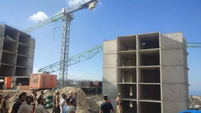 Kule Vinç Felaketi: Binanın Üzerine Devrildi! İşte Yaşanan Dramatik Anlar