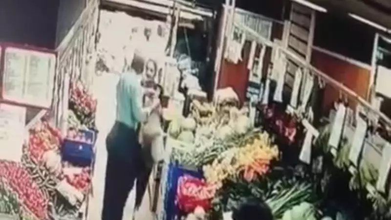 Markette Kadına Yumruklu Saldırı: Görüntüler Kan Dondurdu!