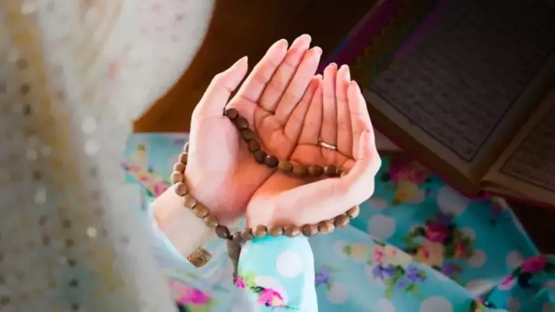 Mevlid Kandili'nde Huzur Bulmanın Yolu: Diyanet Onaylı Tesbihat ve Zikir Rehberi