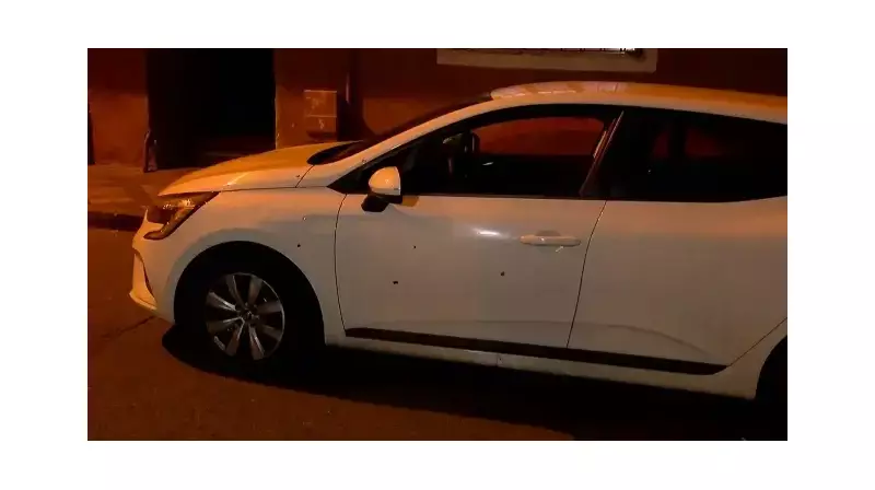 İstanbul'da Dehşet Saçan Silahlı Saldırı: Seyir Halindeki Otomobil Kurşun Yağmuruna Tutuldu!