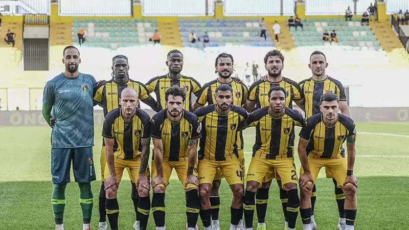 İstanbulspor, Ümraniyespor'u Adeta Yıktı Geçti! 5-1'lik Skorla Sahneye Çıktı