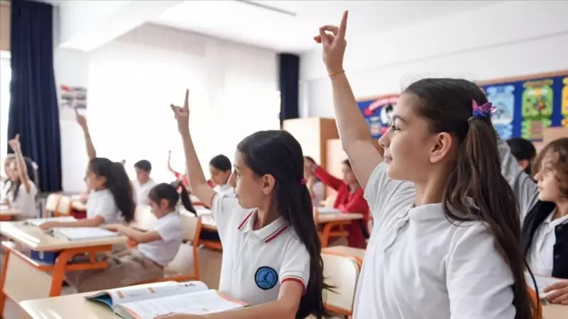 Türkiye'de Eğitimde Devrim: 2002'den 2025'e Okul Sayısında %70'lik Sıçrama, Bütçe 200 Kat Büyüdü!