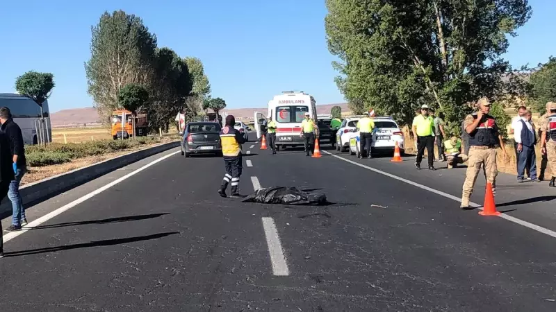 İzmir'de Feci Kaza: Otomobilin Çarptığı Yaya Hayatını Kaybetti