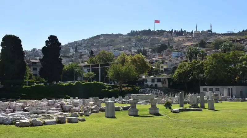 İzmir'in Tekstil Rüyası Bornova'da Hayat Buldu: Smyrna Heykelleri ile Tarihe Dokunuş