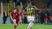 Antalyaspor'da Yıldız Oyuncu Abdulkadir Ömür Sakatlandı! Süper Lig Heyecanına Gölge Düştü