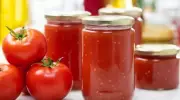 Domates Konservesi Yapmanın En Pratik Yolu: Kışa Hazırlık İçin Mükemmel Tarif!