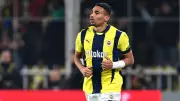 Fenerbahçe'de Bomba Ayrılık! Djiku Resmen Yolları Ayırdı