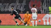 Frankfurt'ta Fırtına Gibi Estiler! Galatasaray, Avrupa'da Tarihi Bir Hesaplaşmada Adeta Yerle Bir Oldu