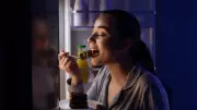Gece Uykudan Uyanıp Buzdolabına Koşuyor musunuz? Dikkat: Yeme Farkındalığınızı Kaybetmiş Olabilirsiniz!