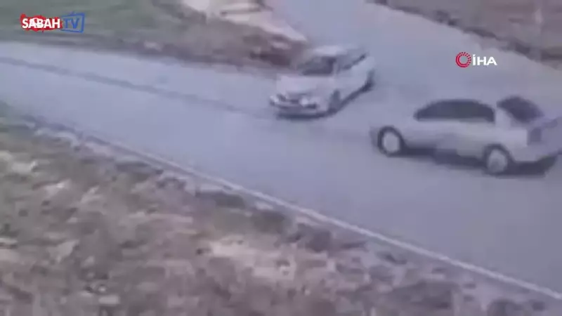 15 Yaşındaki Gencin Korkunç Trafik Kazası Kameralara Yansıdı: İşte O Anlar