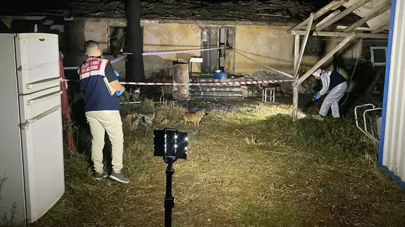 Adana'da Akıl Almaz Vahşet: Oğlu Annesini Bıçakladı, İş Arkadaşını Öldürdü!