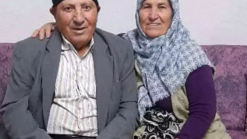 Afyonkarahisar'da Yürek Burkan Veda: Yaşlı Çift Bir Gün Arayla Toprağa Verildi