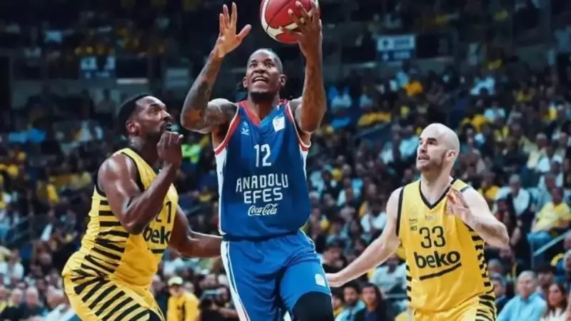Anadolu Efes - Fenerbahçe Derbisi EuroLeague'de! Maçın Tarihi, Saati ve Yayın Bilgileri