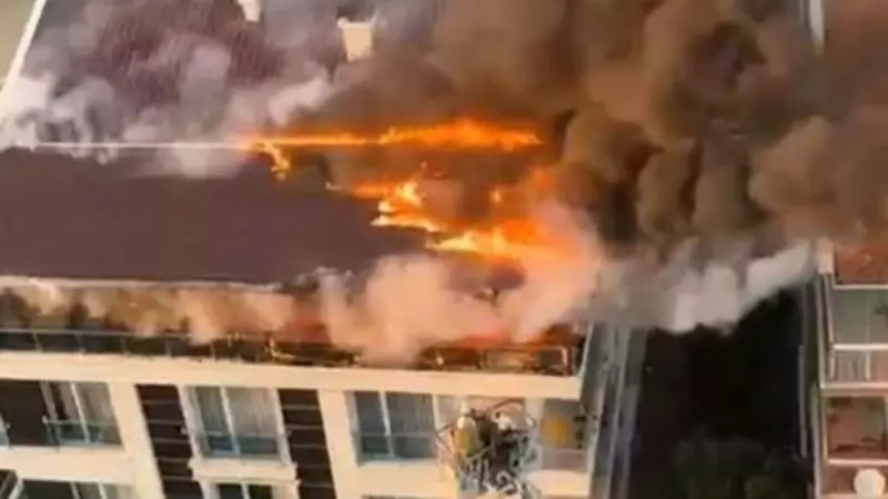 Ankara'da Çatı Katında Alevler Yükseldi: İtfaiye Zorlu Mücadele Sonucu Yangını Söndürdü!