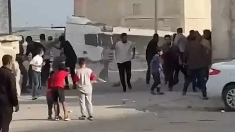 Şanlıurfa'da Komşu Kavgası Kanlı Bitti: 6 Kişi Yaralandı, Mahalle Savaş Alanına Döndü!