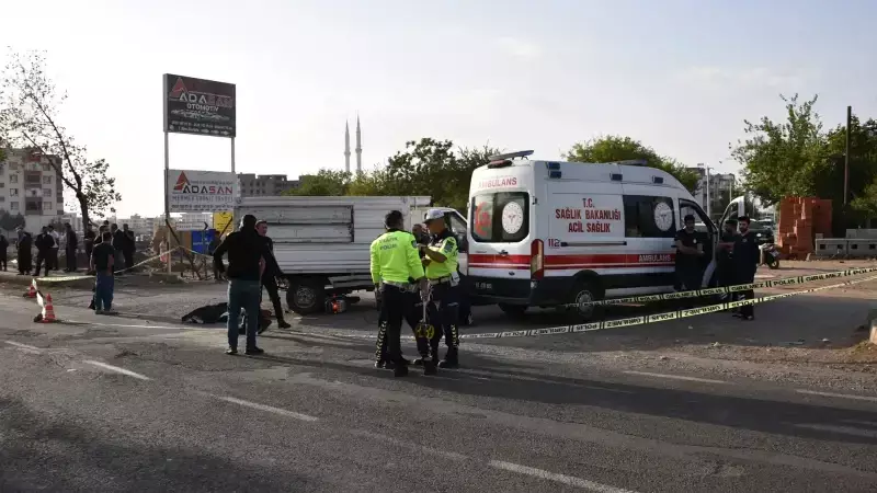 Şanlıurfa'da Korkunç Kaza: Kamyonet ile Motosiklet Çarpıştı, 1 Kişi Hayatını Kaybetti