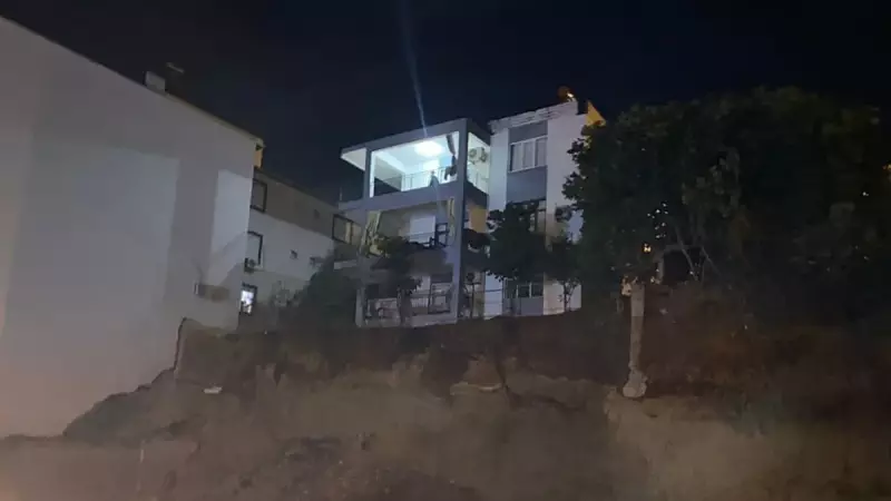 Antalya'da İnşaat Kazısı Faciası: Toprak Kaymasıyla Sarsılan Mahalleden Dramatik Tahliye!