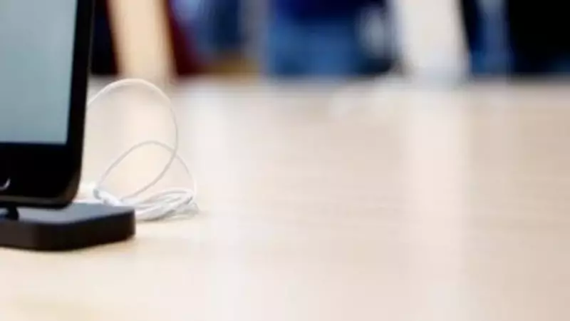 Apple'ın Piyasa Değeri 4 Trilyon Doları Aştı: iPhone'un Büyüsü İşe Yaradı!