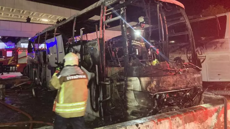 Asti'de Park Halindeki Otobüs Alev Alev Yandı! İşte Çarpıcı Görüntüler