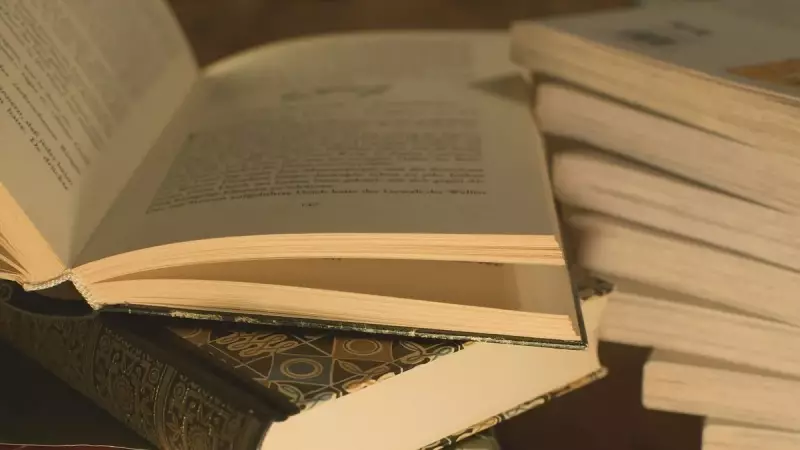 Ayrılık Acısını En İyi Anlatan Şiirler: Kalbinize Dokunacak Mısralar