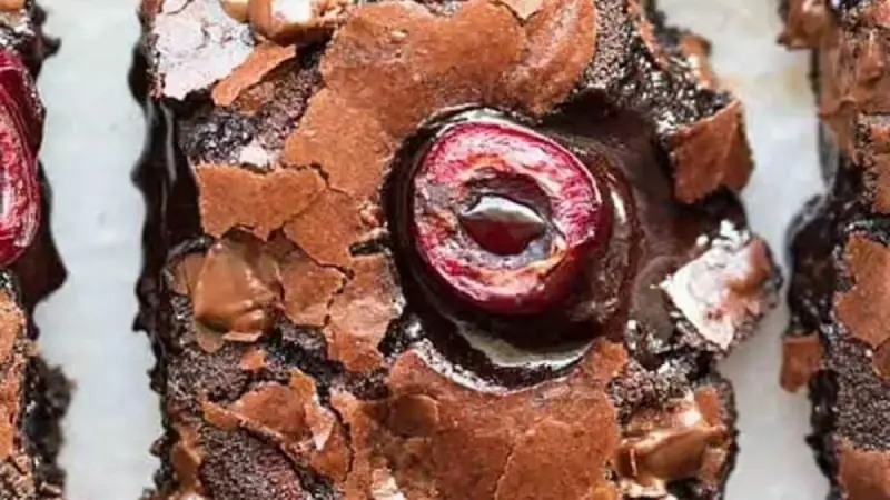 Bu Brownie Tarifiyle Damaklarda Dans Başlasın! Gizli Dokunuş Mükemmel Kıvamın Sırrı