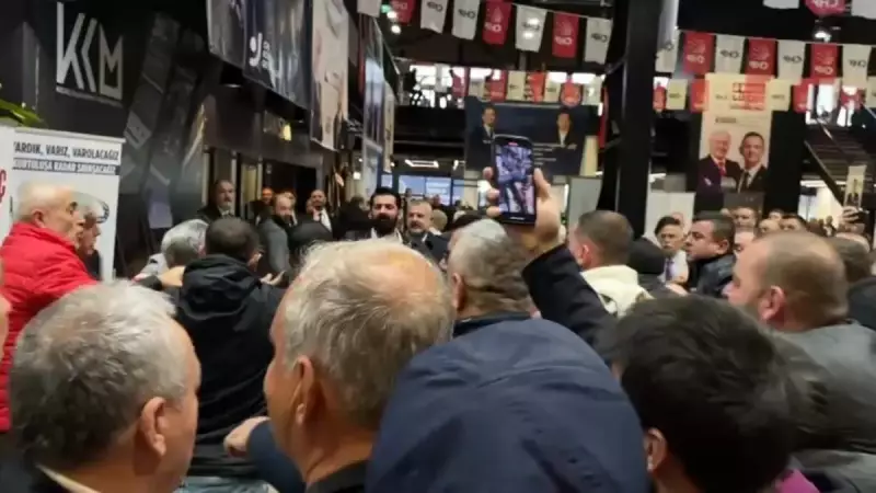 CHP Kongresi'nde Skandal! Gazetecilere Fiziksel Saldırı ve Kameralara Yansıyan O Anlar