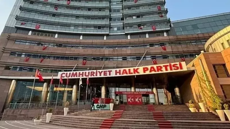 CHP'nin İstanbul Kongresi Kilitlendi! Mahkemeden Flaş Durdurma Kararı