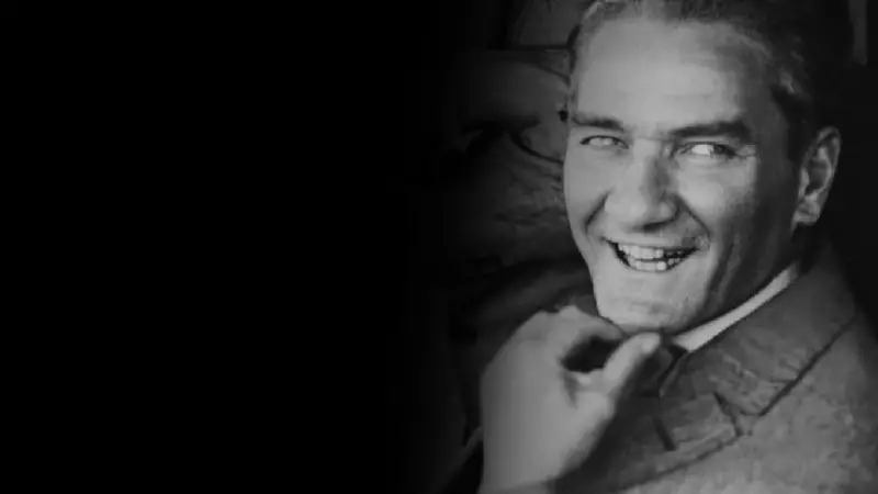 Cumhuriyet'in 102. Yılında Sancılı Kutlama: Mustafa Kemal'in Diş Ağrısı Gündem Oldu!